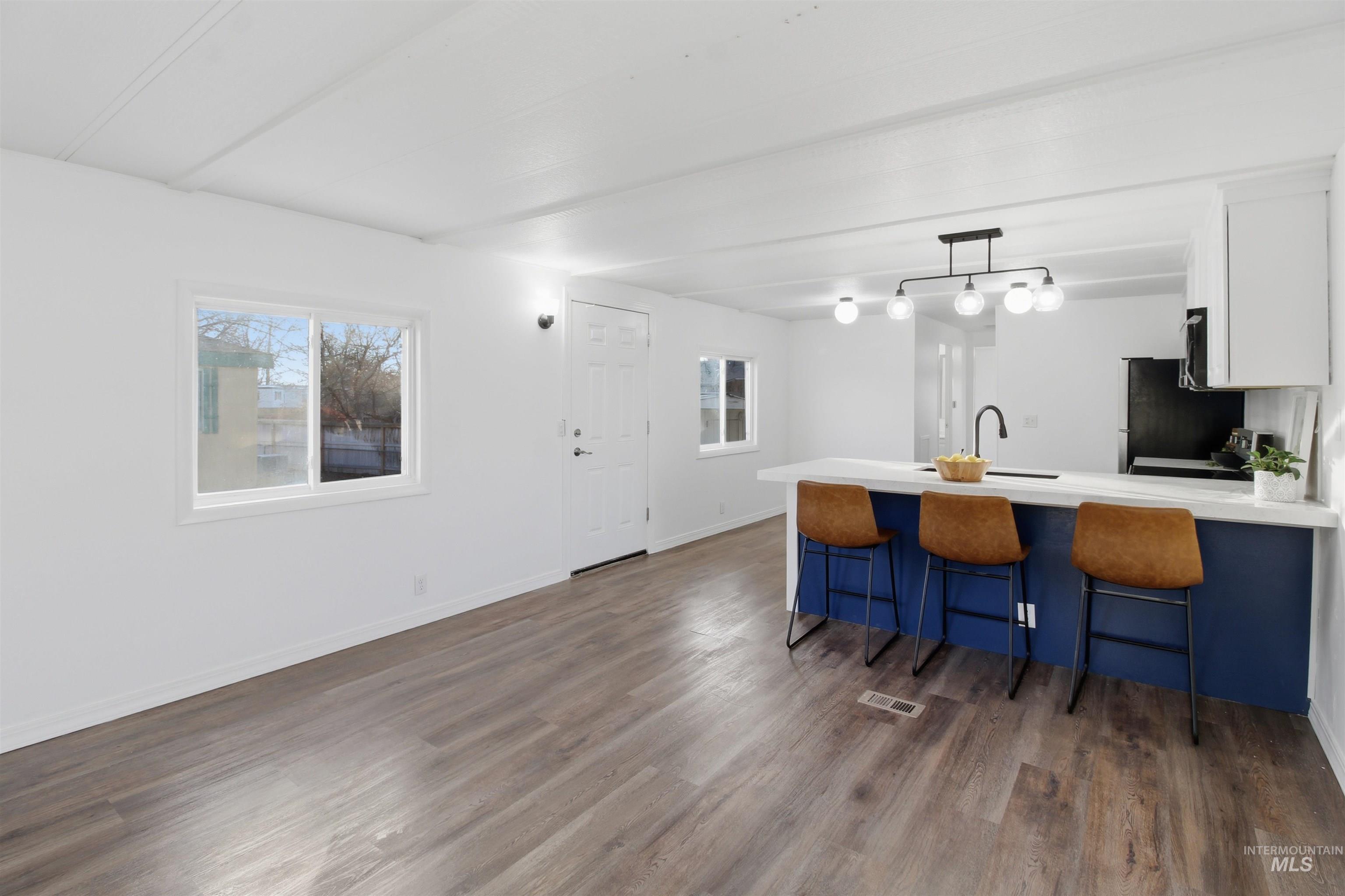 198 South Hills Road, Twin Falls, Idaho 83301, 2 Bedrooms, 1 Bathroom, Residential For Sale, Price $72,999,MLS 98972445