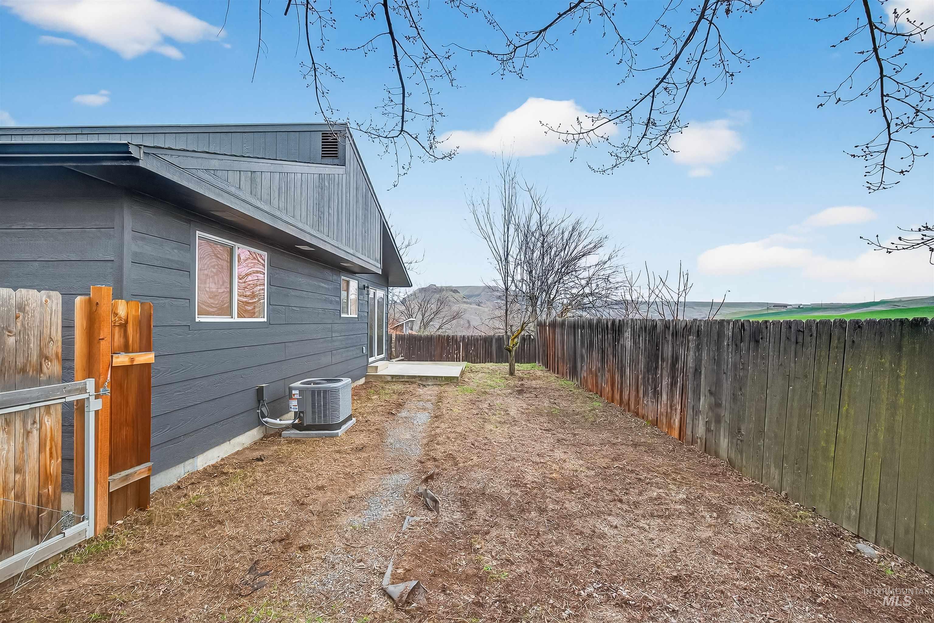 2922 Garfield Street, Lewiston, Idaho 83501, 2 Bedrooms, 1 Bathroom, Residential For Sale, Price $295,000,MLS 98972446