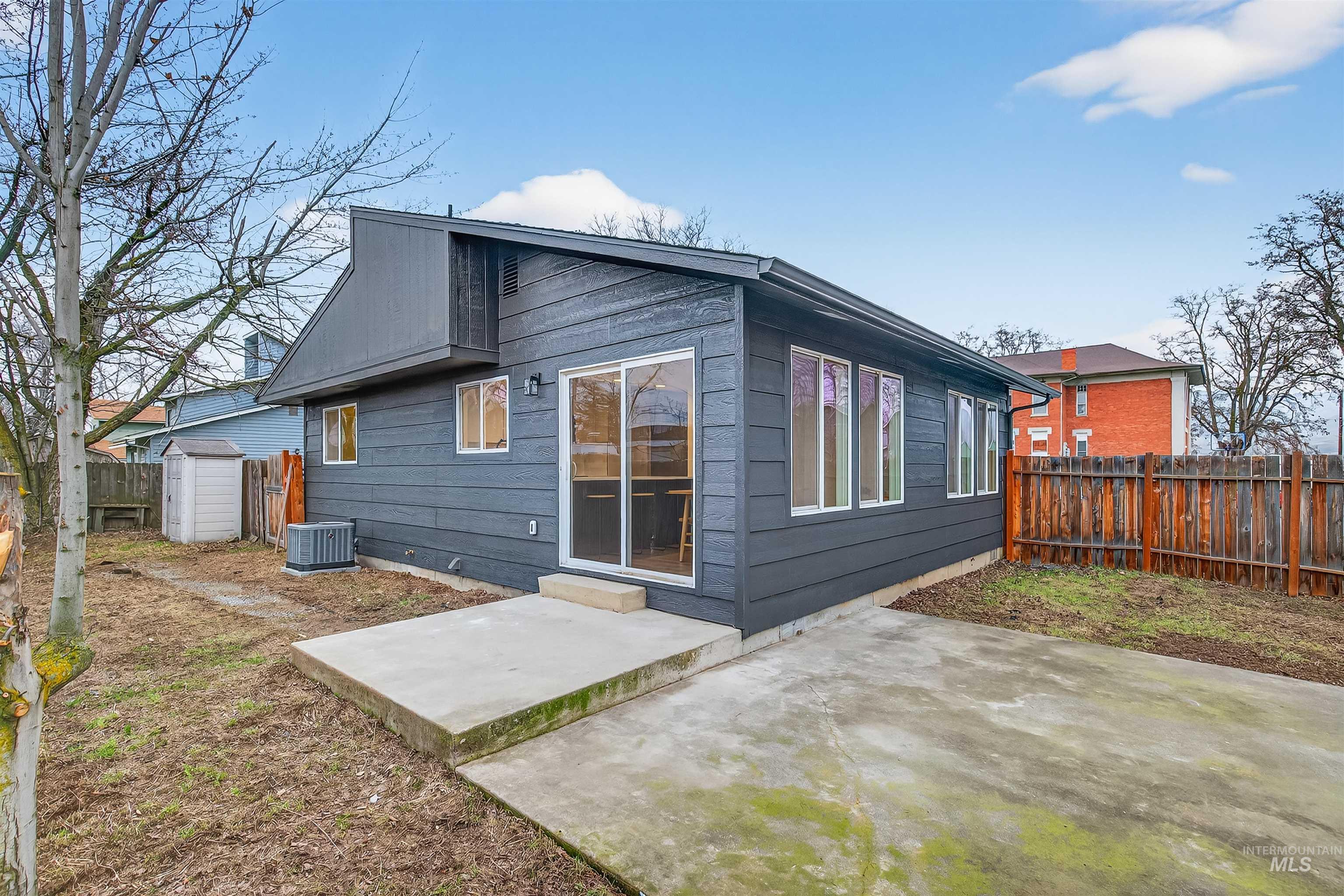 2922 Garfield Street, Lewiston, Idaho 83501, 2 Bedrooms, 1 Bathroom, Residential For Sale, Price $295,000,MLS 98972446