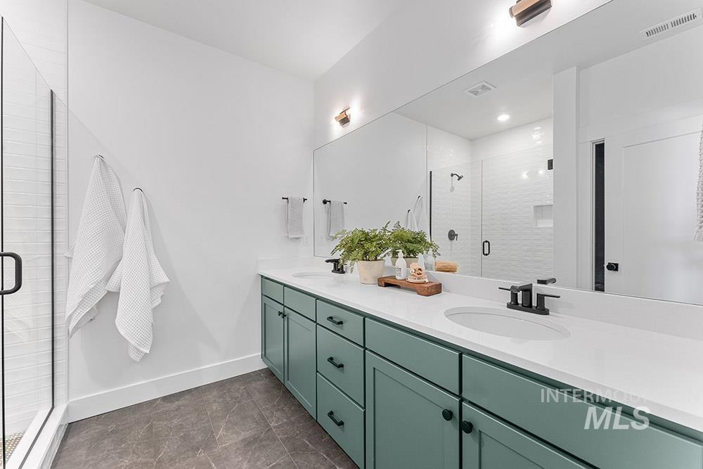 349 E Lombard Ln, Eagle, Idaho 83616, 3 Bedrooms, 2.5 Bathrooms, Residential For Sale, Price $583,000,MLS 98972448