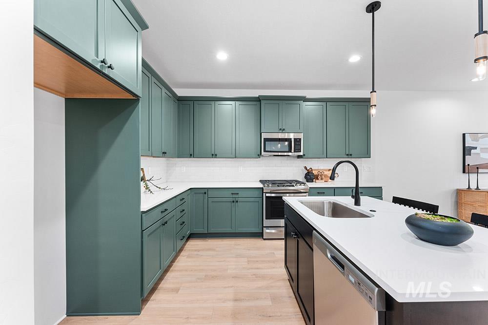 349 E Lombard Ln, Eagle, Idaho 83616, 3 Bedrooms, 2.5 Bathrooms, Residential For Sale, Price $583,000,MLS 98972448