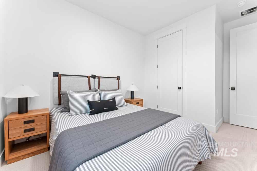 357 E Lombard Ln, Eagle, Idaho 83616, 3 Bedrooms, 2.5 Bathrooms, Residential For Sale, Price $574,900,MLS 98972449