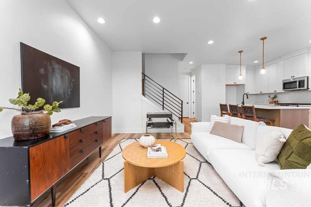 357 E Lombard Ln, Eagle, Idaho 83616, 3 Bedrooms, 2.5 Bathrooms, Residential For Sale, Price $574,900,MLS 98972449