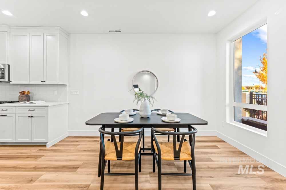 357 E Lombard Ln, Eagle, Idaho 83616, 3 Bedrooms, 2.5 Bathrooms, Residential For Sale, Price $574,900,MLS 98972449