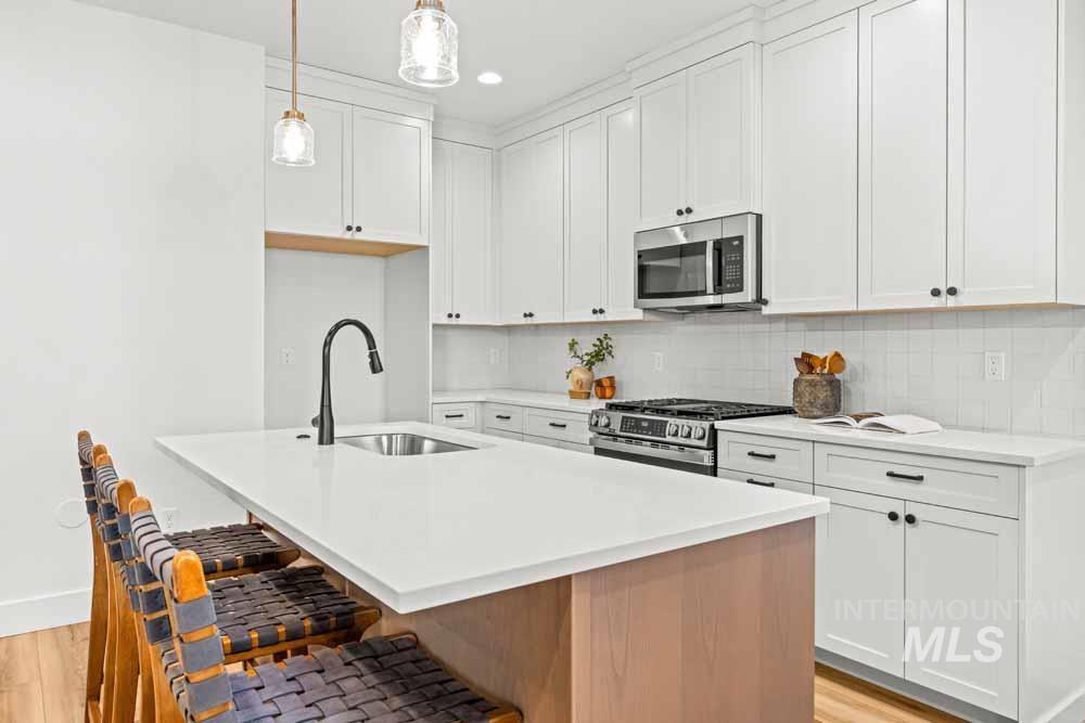 357 E Lombard Ln, Eagle, Idaho 83616, 3 Bedrooms, 2.5 Bathrooms, Residential For Sale, Price $574,900,MLS 98972449