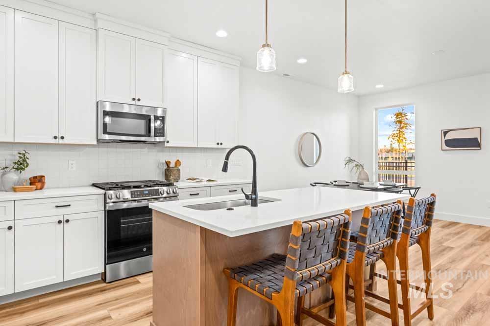 357 E Lombard Ln, Eagle, Idaho 83616, 3 Bedrooms, 2.5 Bathrooms, Residential For Sale, Price $574,900,MLS 98972449