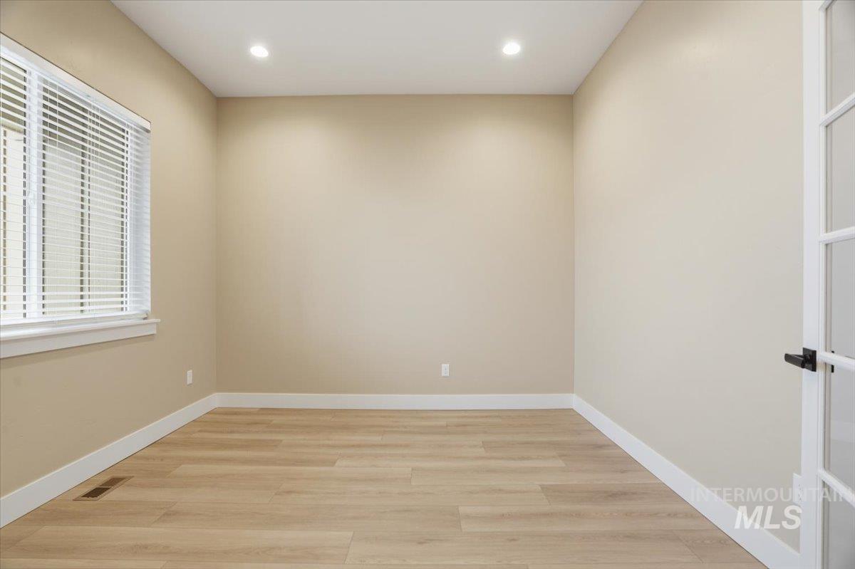 2195 N Kenora Ave, Star, Idaho 83669, 3 Bedrooms, 2.5 Bathrooms, Residential For Sale, Price $669,990,MLS 98972450