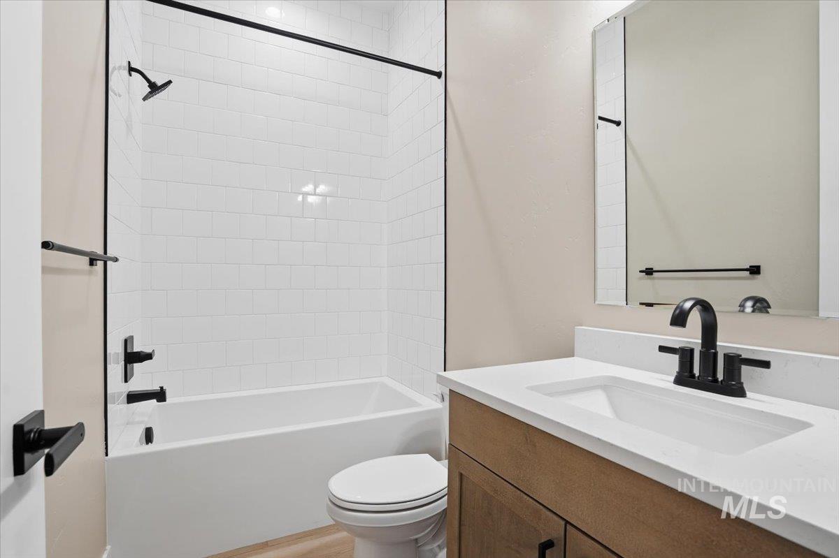 2195 N Kenora Ave, Star, Idaho 83669, 3 Bedrooms, 2.5 Bathrooms, Residential For Sale, Price $669,990,MLS 98972450