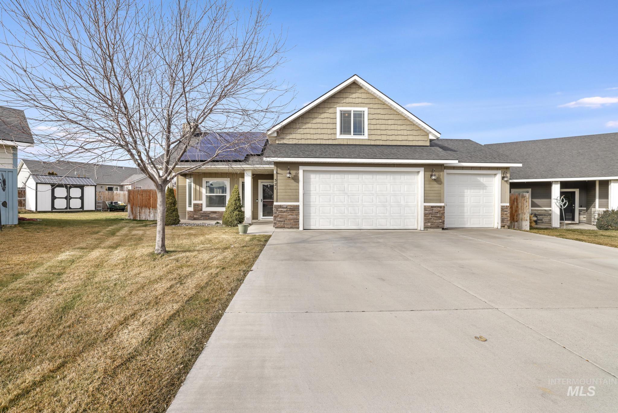 321 Arrow Street, Twin Falls, Idaho 83301, 3 Bedrooms, 2.5 Bathrooms, Residential For Sale, Price $445,000,MLS 98972451