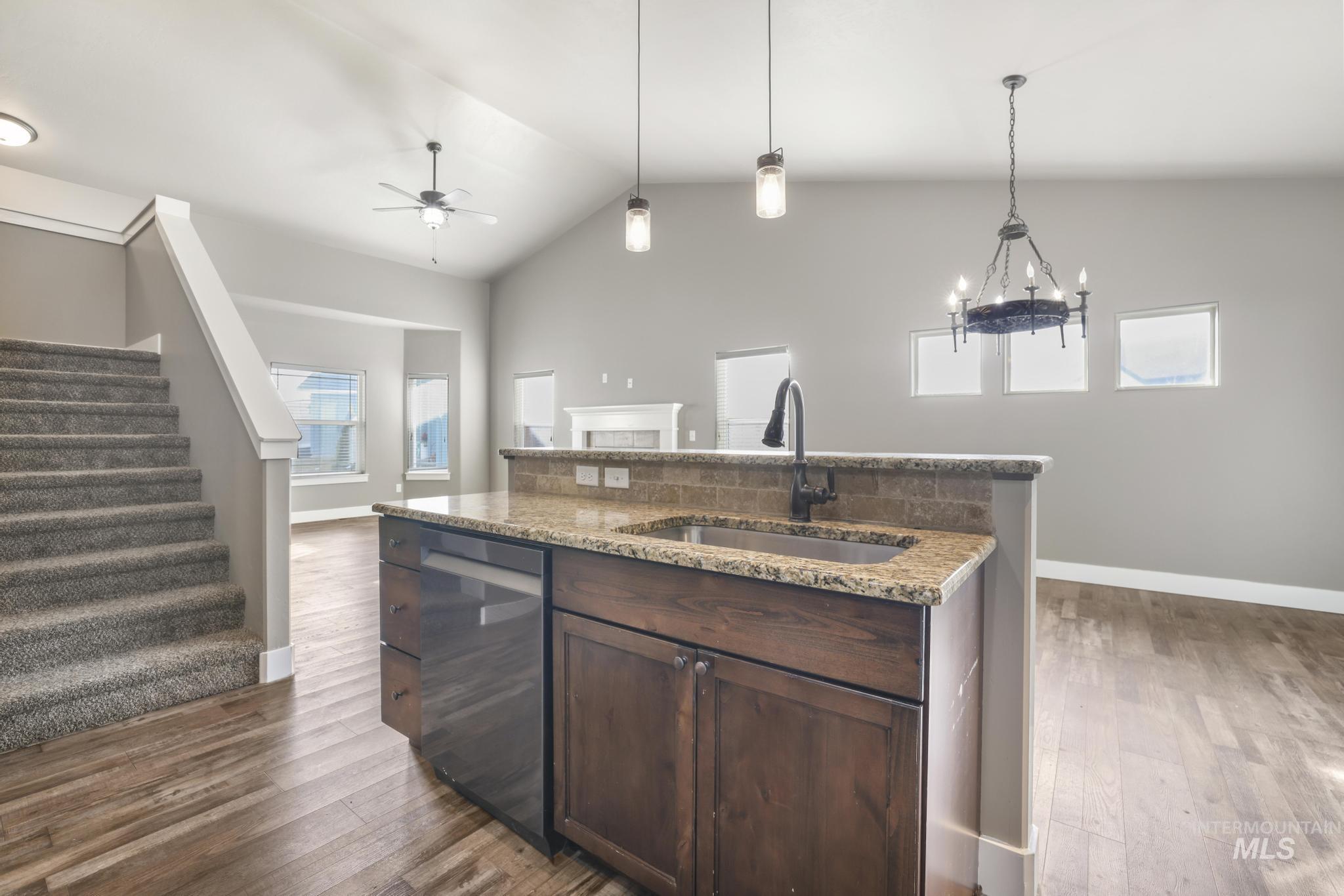 321 Arrow Street, Twin Falls, Idaho 83301, 3 Bedrooms, 2.5 Bathrooms, Residential For Sale, Price $445,000,MLS 98972451