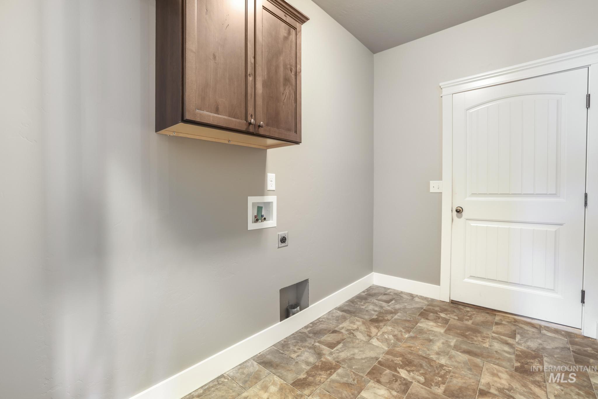 321 Arrow Street, Twin Falls, Idaho 83301, 3 Bedrooms, 2.5 Bathrooms, Residential For Sale, Price $445,000,MLS 98972451