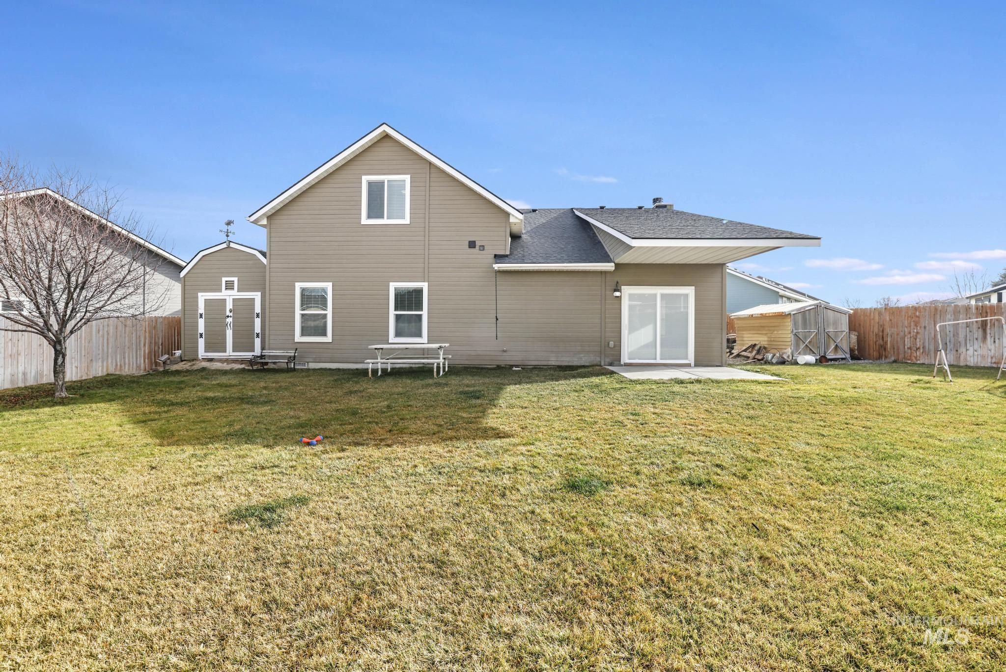 321 Arrow Street, Twin Falls, Idaho 83301, 3 Bedrooms, 2.5 Bathrooms, Residential For Sale, Price $445,000,MLS 98972451