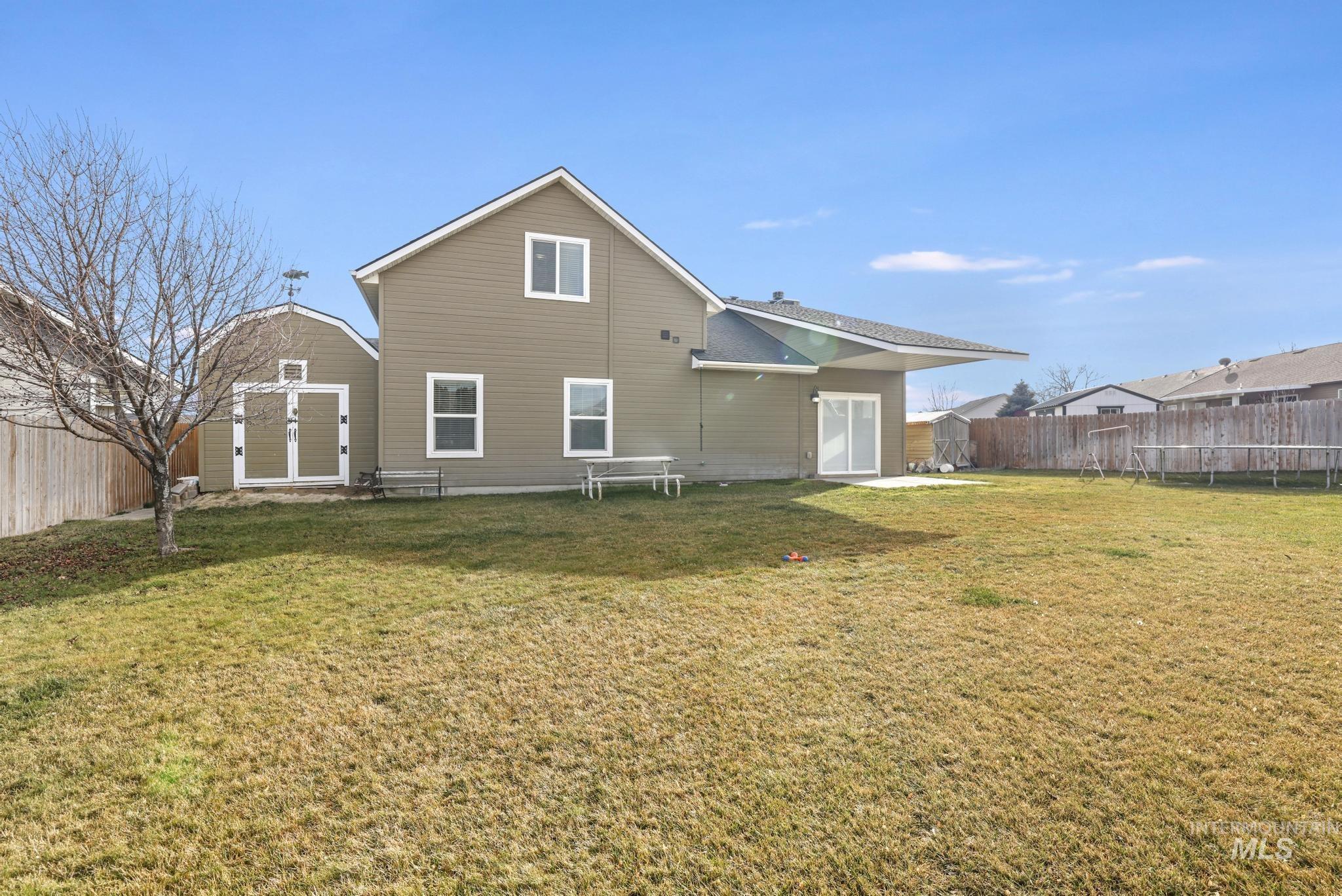 321 Arrow Street, Twin Falls, Idaho 83301, 3 Bedrooms, 2.5 Bathrooms, Residential For Sale, Price $445,000,MLS 98972451