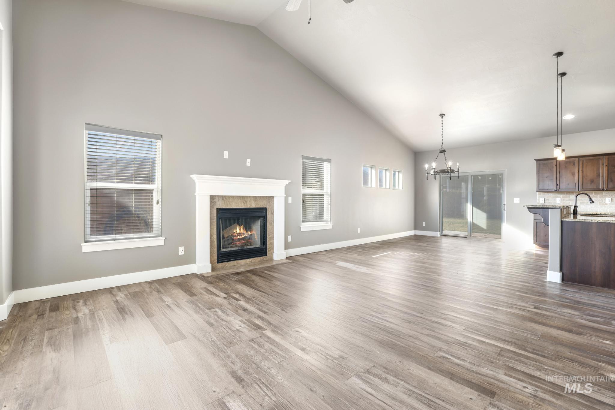 321 Arrow Street, Twin Falls, Idaho 83301, 3 Bedrooms, 2.5 Bathrooms, Residential For Sale, Price $445,000,MLS 98972451