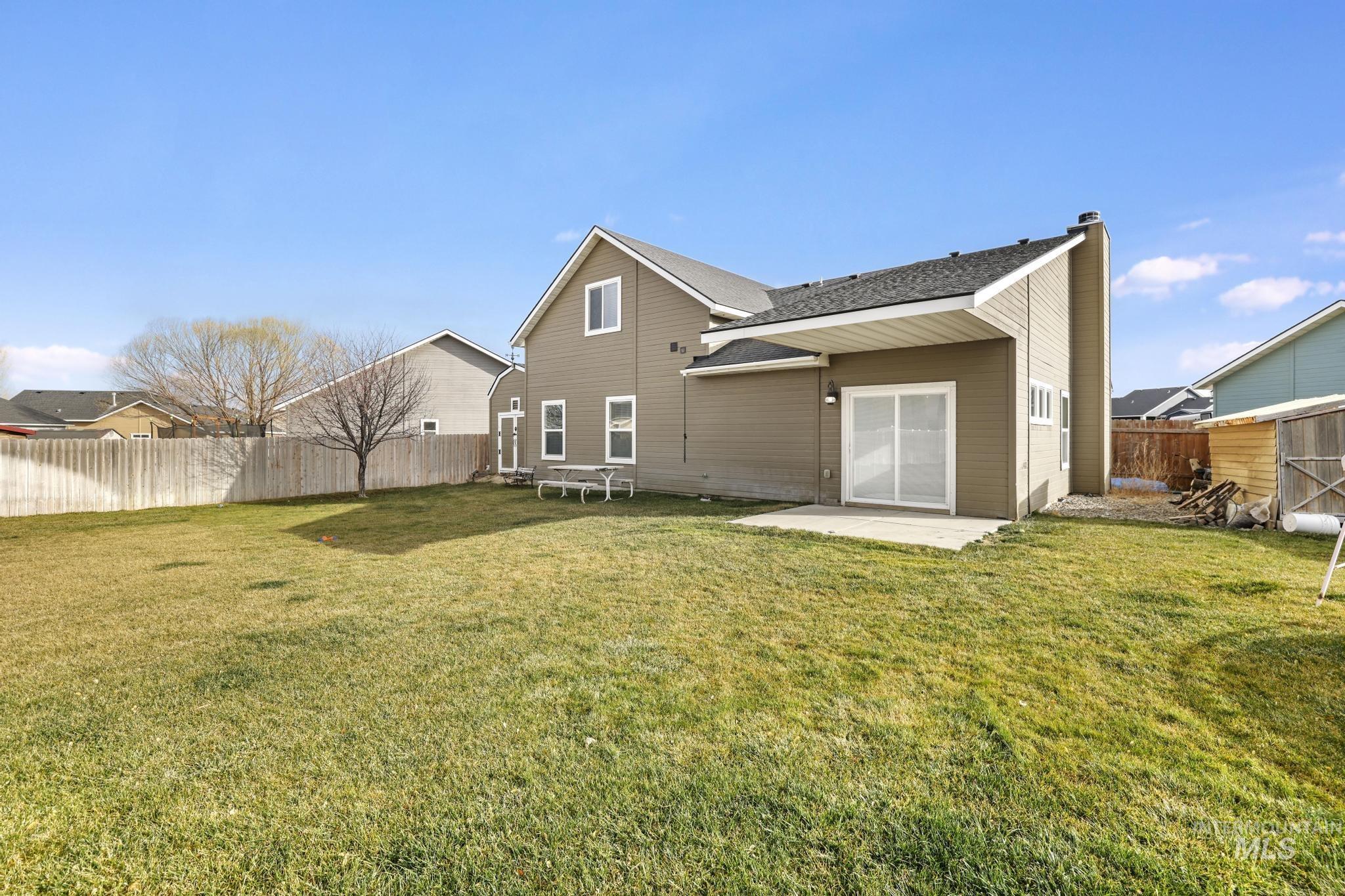 321 Arrow Street, Twin Falls, Idaho 83301, 3 Bedrooms, 2.5 Bathrooms, Residential For Sale, Price $445,000,MLS 98972451