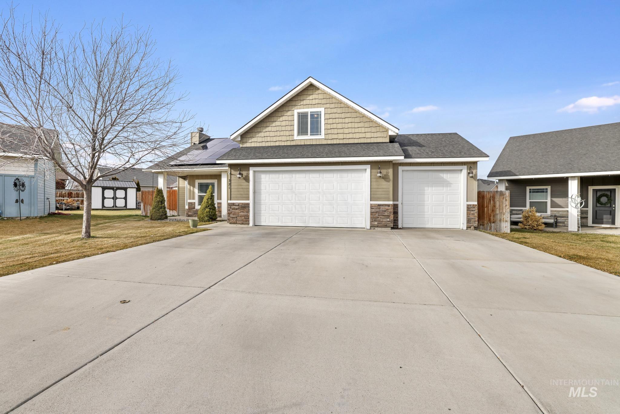 321 Arrow Street, Twin Falls, Idaho 83301, 3 Bedrooms, 2.5 Bathrooms, Residential For Sale, Price $445,000,MLS 98972451