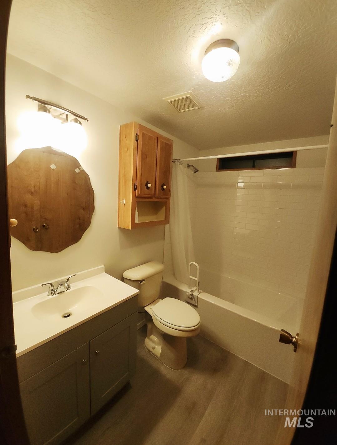 1905 Flamingo, Nampa, Idaho 83651, 3 Bedrooms, 2 Bathrooms, Residential For Sale, Price $179,900,MLS 98972452