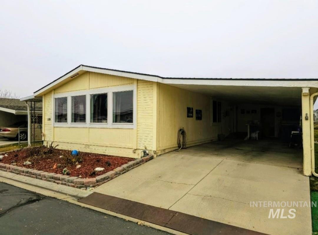 1905 Flamingo, Nampa, Idaho 83651, 3 Bedrooms, 2 Bathrooms, Residential For Sale, Price $179,900,MLS 98972452