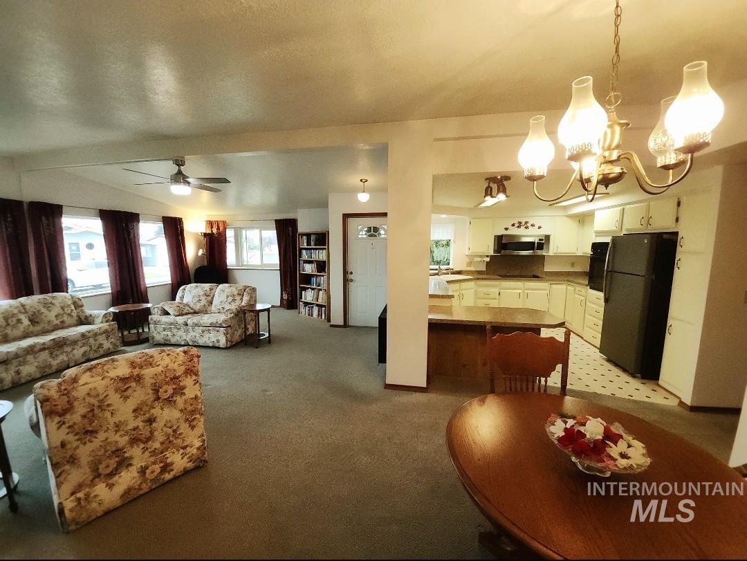 1905 Flamingo, Nampa, Idaho 83651, 3 Bedrooms, 2 Bathrooms, Residential For Sale, Price $179,900,MLS 98972452