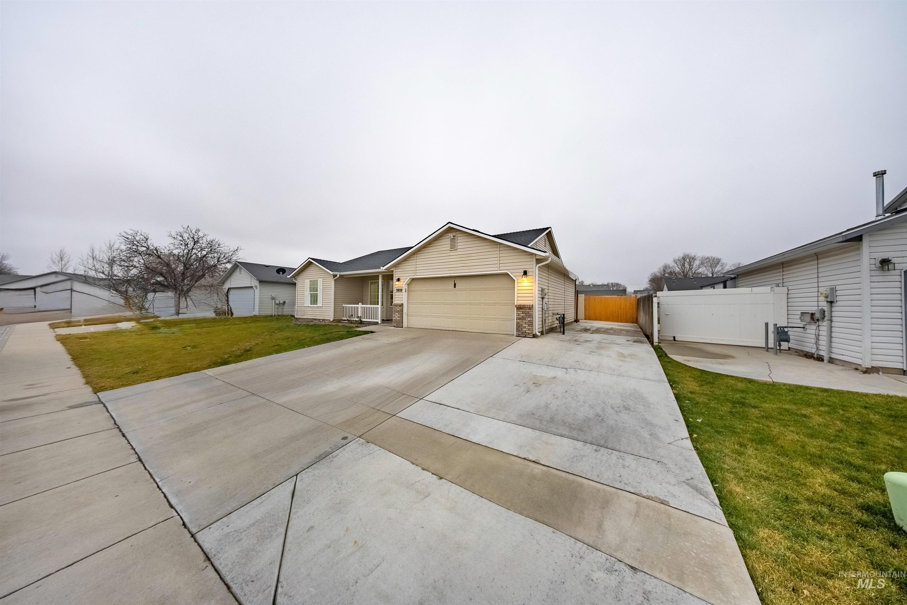 3808 Pierre Ave., Caldwell, Idaho 83605, 4 Bedrooms, 2 Bathrooms, Residential For Sale, Price $364,500,MLS 98972453