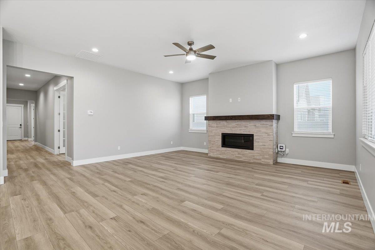 2221 N Kenora Ave, Star, Idaho 83669, 4 Bedrooms, 3.5 Bathrooms, Residential For Sale, Price $779,990,MLS 98972455