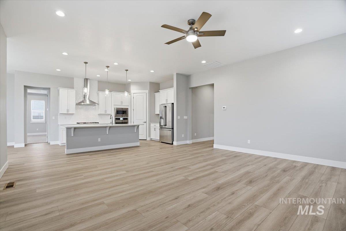 2221 N Kenora Ave, Star, Idaho 83669, 4 Bedrooms, 3.5 Bathrooms, Residential For Sale, Price $779,990,MLS 98972455