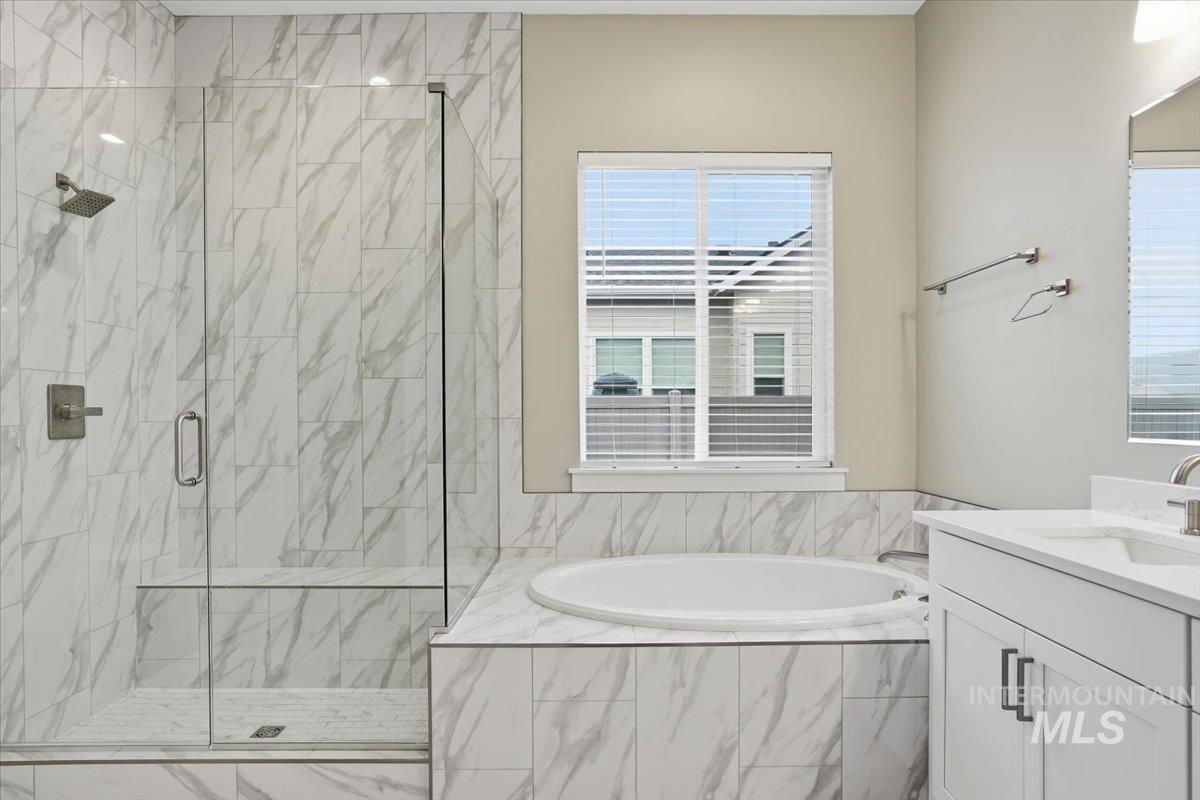 2221 N Kenora Ave, Star, Idaho 83669, 4 Bedrooms, 3.5 Bathrooms, Residential For Sale, Price $779,990,MLS 98972455