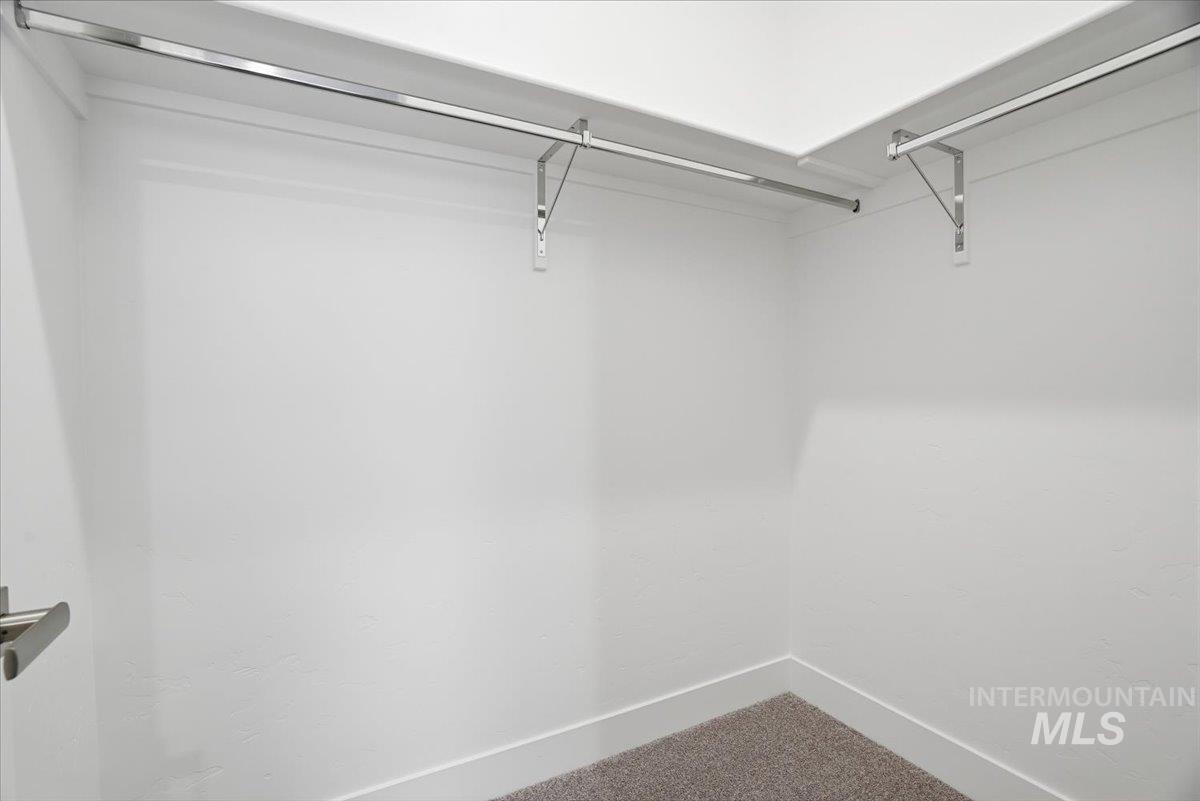 2221 N Kenora Ave, Star, Idaho 83669, 4 Bedrooms, 3.5 Bathrooms, Residential For Sale, Price $779,990,MLS 98972455