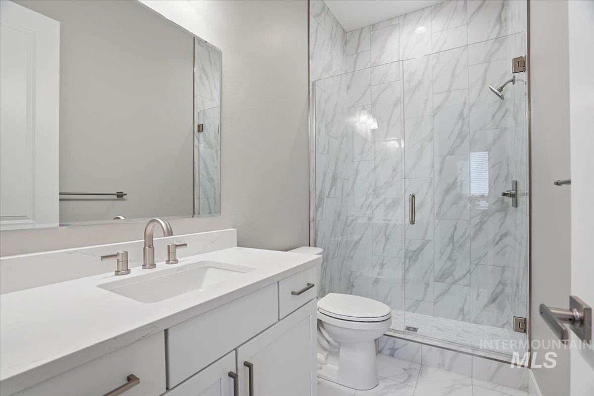 2221 N Kenora Ave, Star, Idaho 83669, 4 Bedrooms, 3.5 Bathrooms, Residential For Sale, Price $779,990,MLS 98972455