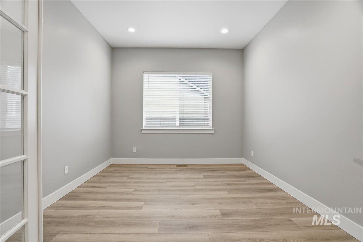 2221 N Kenora Ave, Star, Idaho 83669, 4 Bedrooms, 3.5 Bathrooms, Residential For Sale, Price $779,990,MLS 98972455