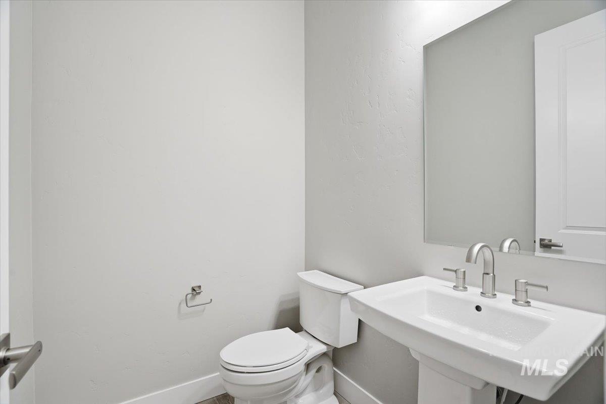 2221 N Kenora Ave, Star, Idaho 83669, 4 Bedrooms, 3.5 Bathrooms, Residential For Sale, Price $779,990,MLS 98972455