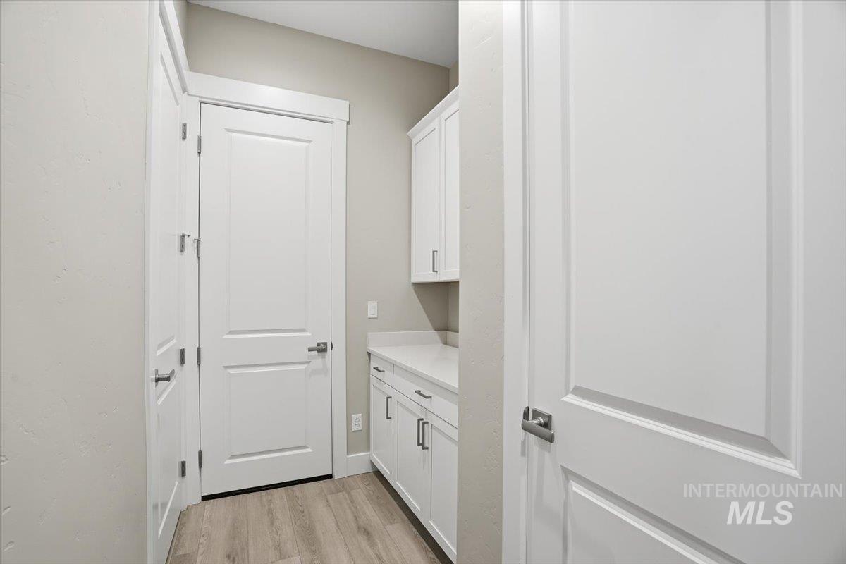 2221 N Kenora Ave, Star, Idaho 83669, 4 Bedrooms, 3.5 Bathrooms, Residential For Sale, Price $779,990,MLS 98972455