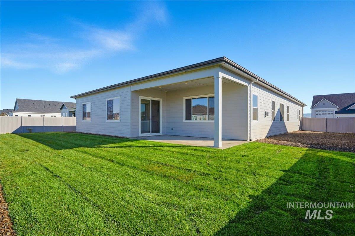 2221 N Kenora Ave, Star, Idaho 83669, 4 Bedrooms, 3.5 Bathrooms, Residential For Sale, Price $779,990,MLS 98972455