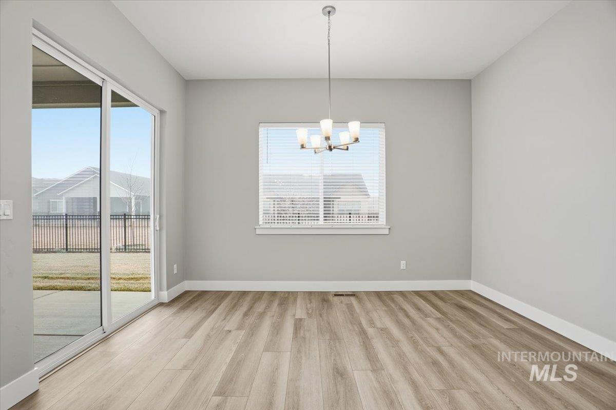 2221 N Kenora Ave, Star, Idaho 83669, 4 Bedrooms, 3.5 Bathrooms, Residential For Sale, Price $779,990,MLS 98972455