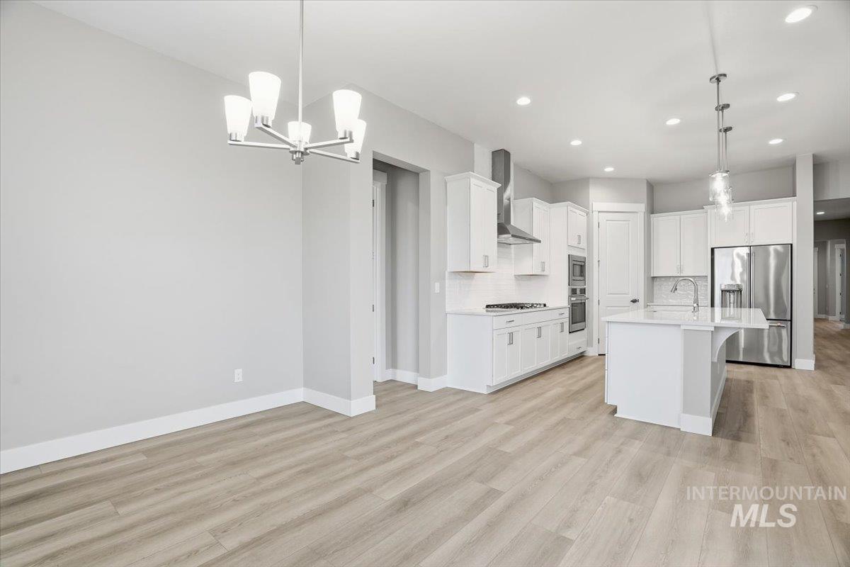 2221 N Kenora Ave, Star, Idaho 83669, 4 Bedrooms, 3.5 Bathrooms, Residential For Sale, Price $779,990,MLS 98972455