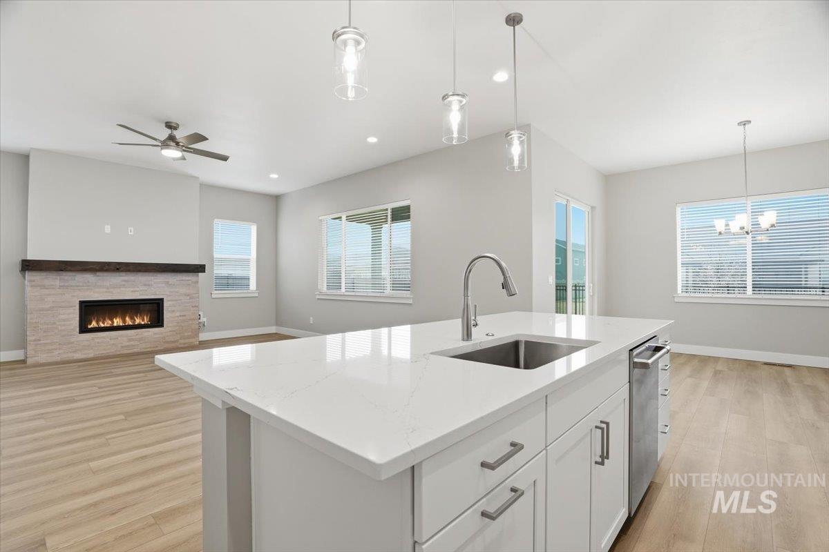 2221 N Kenora Ave, Star, Idaho 83669, 4 Bedrooms, 3.5 Bathrooms, Residential For Sale, Price $779,990,MLS 98972455