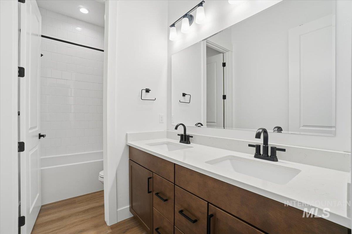 2278 N Kenora Ave, Star, Idaho 83669, 3 Bedrooms, 2.5 Bathrooms, Residential For Sale, Price $779,990,MLS 98972456