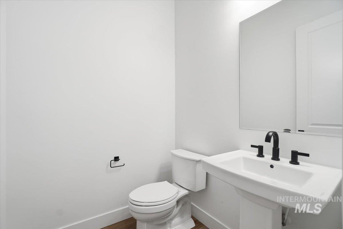 2278 N Kenora Ave, Star, Idaho 83669, 3 Bedrooms, 2.5 Bathrooms, Residential For Sale, Price $779,990,MLS 98972456