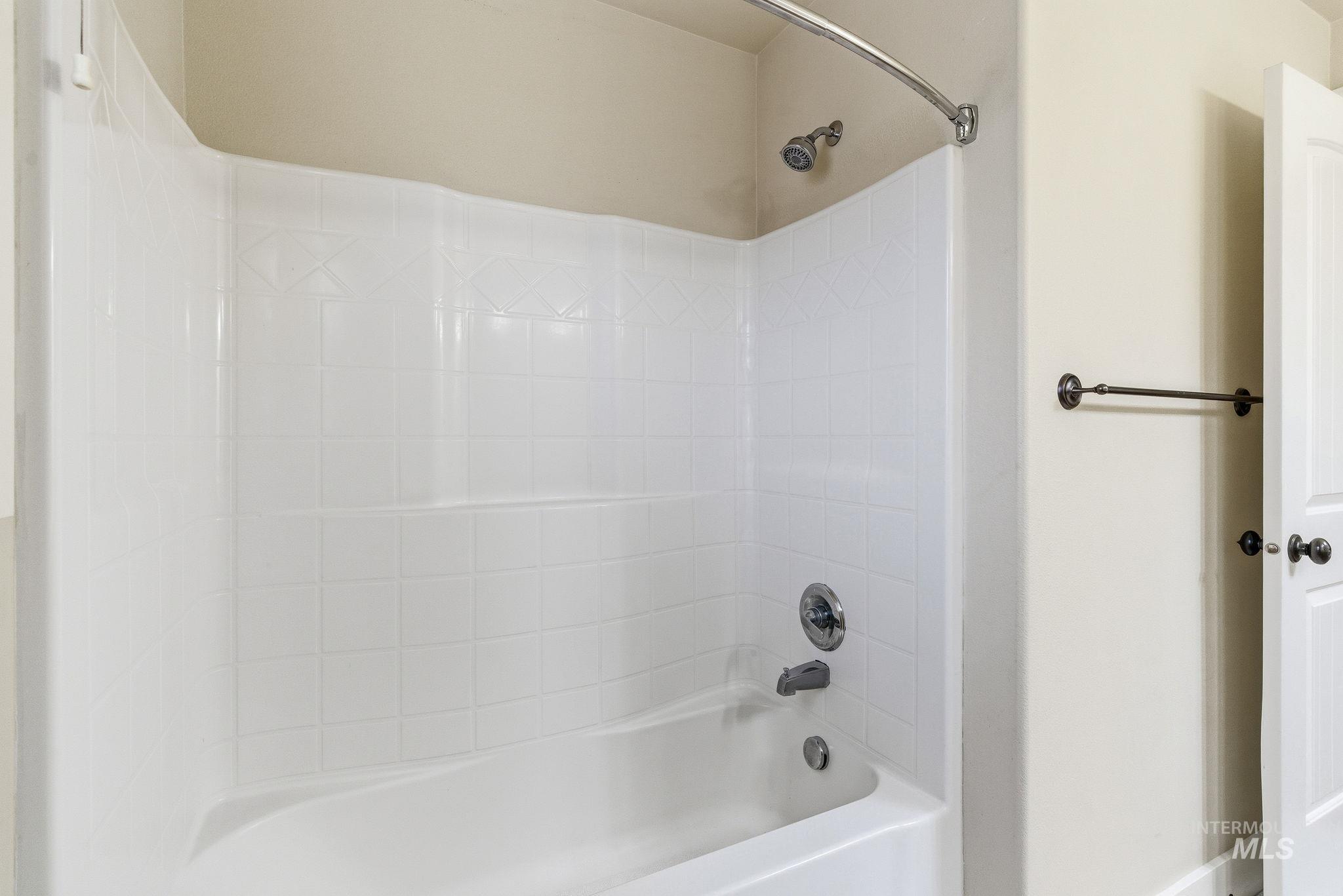 2231 S Dorothy Ave, Boise, Idaho 83706, 3 Bedrooms, 3 Bathrooms, Residential For Sale, Price $510,000,MLS 98972460