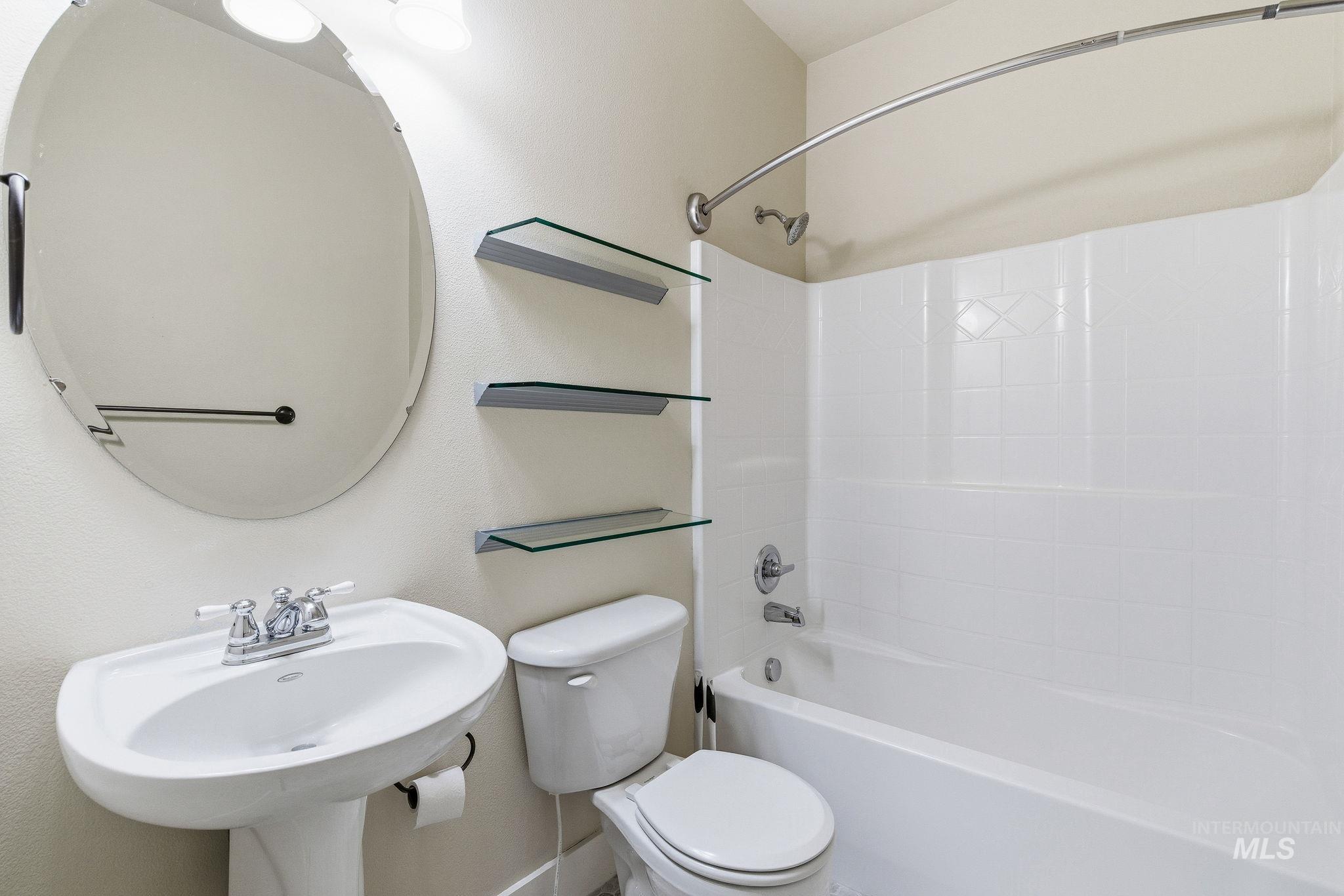 2231 S Dorothy Ave, Boise, Idaho 83706, 3 Bedrooms, 3 Bathrooms, Residential For Sale, Price $510,000,MLS 98972460