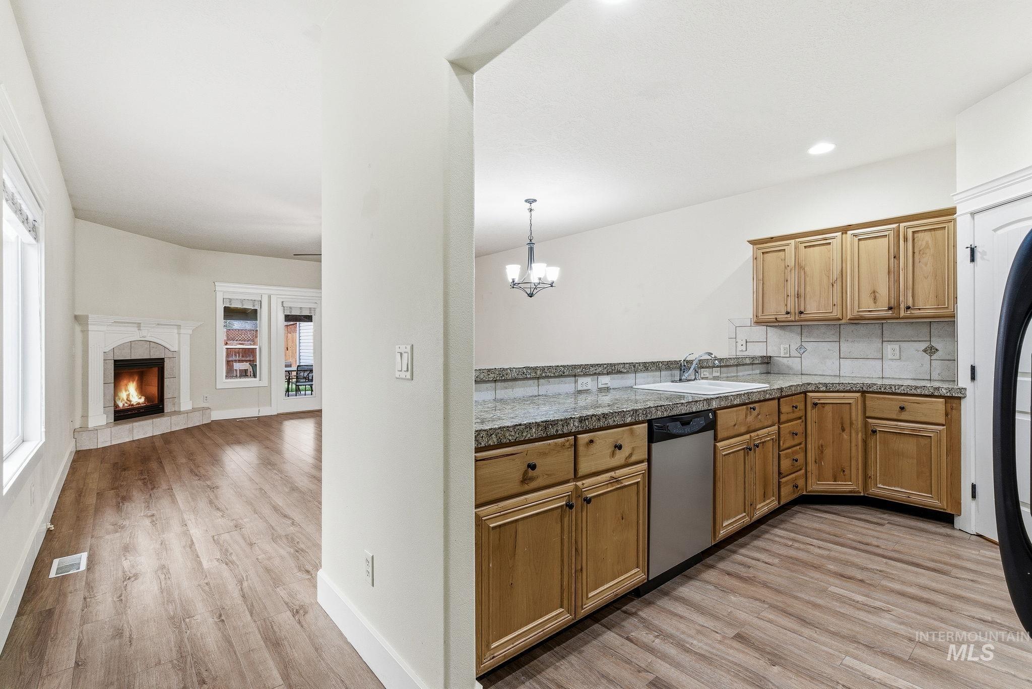 2231 S Dorothy Ave, Boise, Idaho 83706, 3 Bedrooms, 3 Bathrooms, Residential For Sale, Price $510,000,MLS 98972460