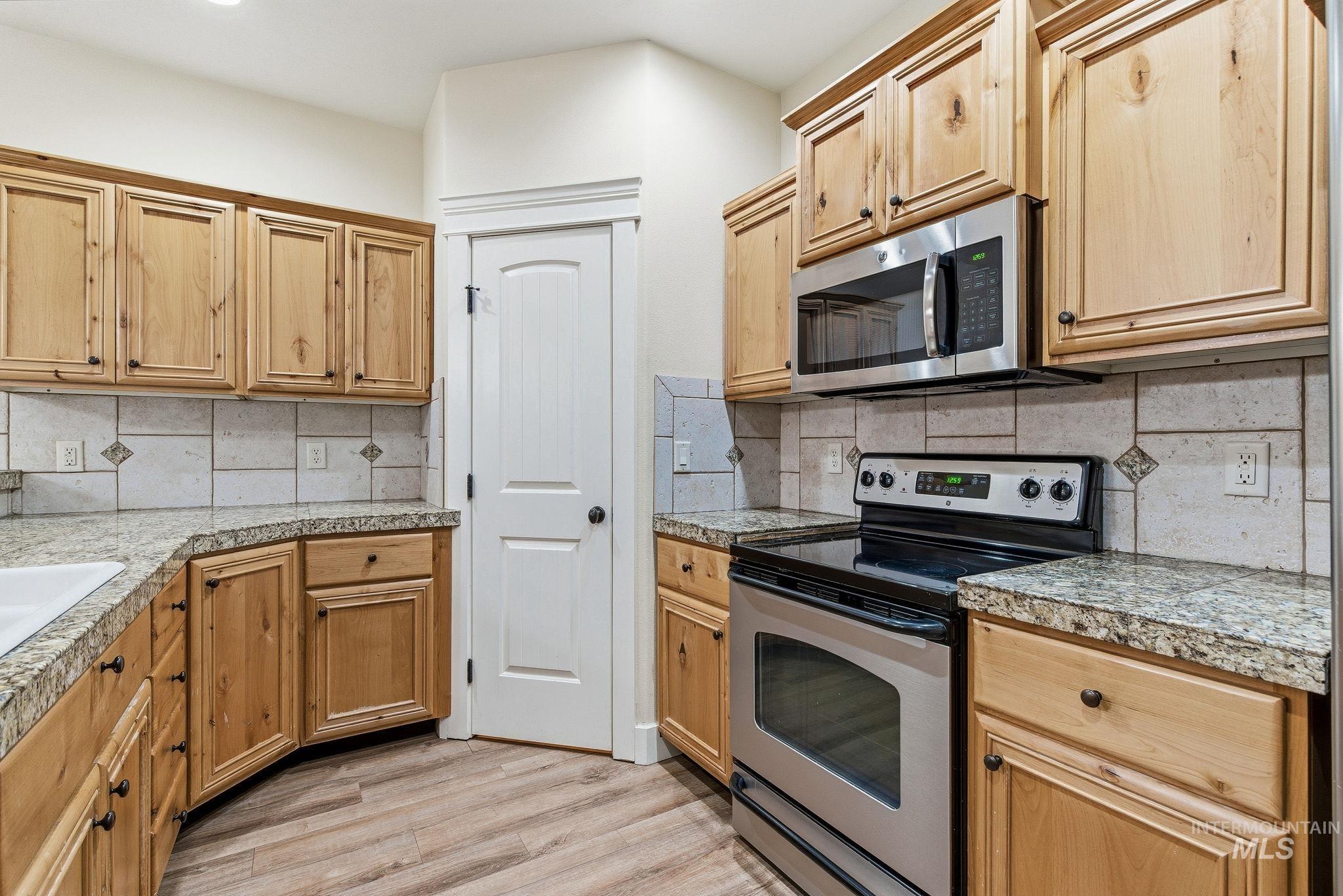 2231 S Dorothy Ave, Boise, Idaho 83706, 3 Bedrooms, 3 Bathrooms, Residential For Sale, Price $510,000,MLS 98972460