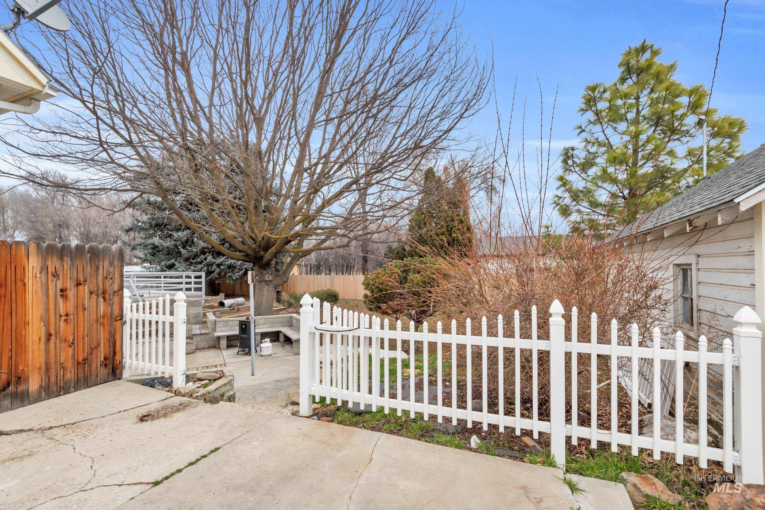 1158 S Powerline Rd, Nampa, Idaho 83686, 7 Bedrooms, 3 Bathrooms, Residential For Sale, Price $650,000,MLS 98972461