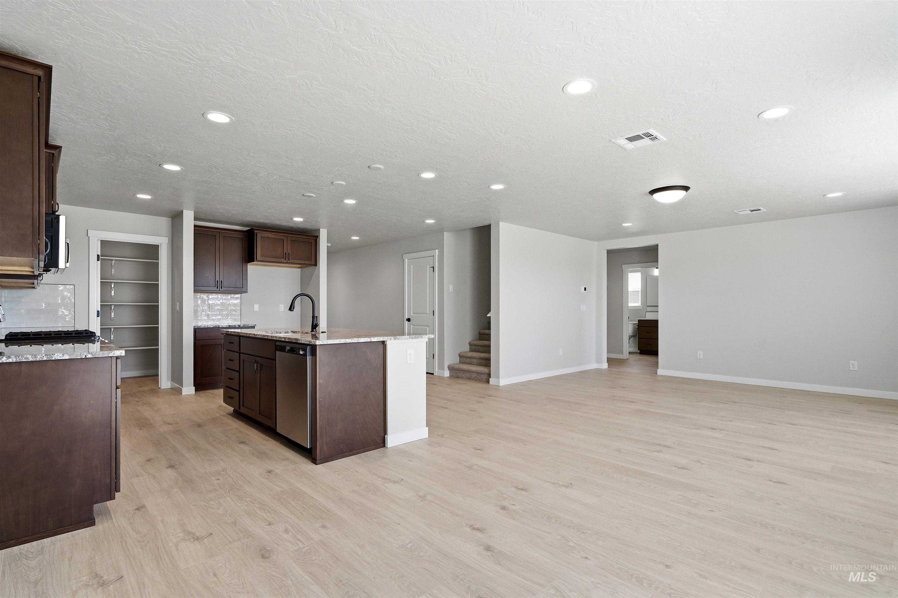 10187 Bellevue Ridge St, Nampa, Idaho 83687, 5 Bedrooms, 3 Bathrooms, Residential For Sale, Price $524,990,MLS 98972464