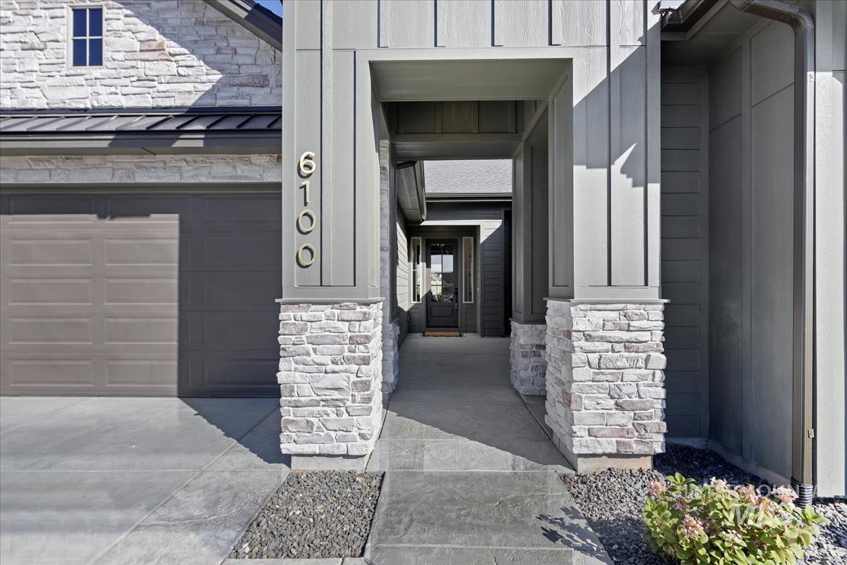 11027 W Lahinch Ln., Kuna, Idaho 83634, 4 Bedrooms, 3 Bathrooms, Residential For Sale, Price $864,880,MLS 98972466