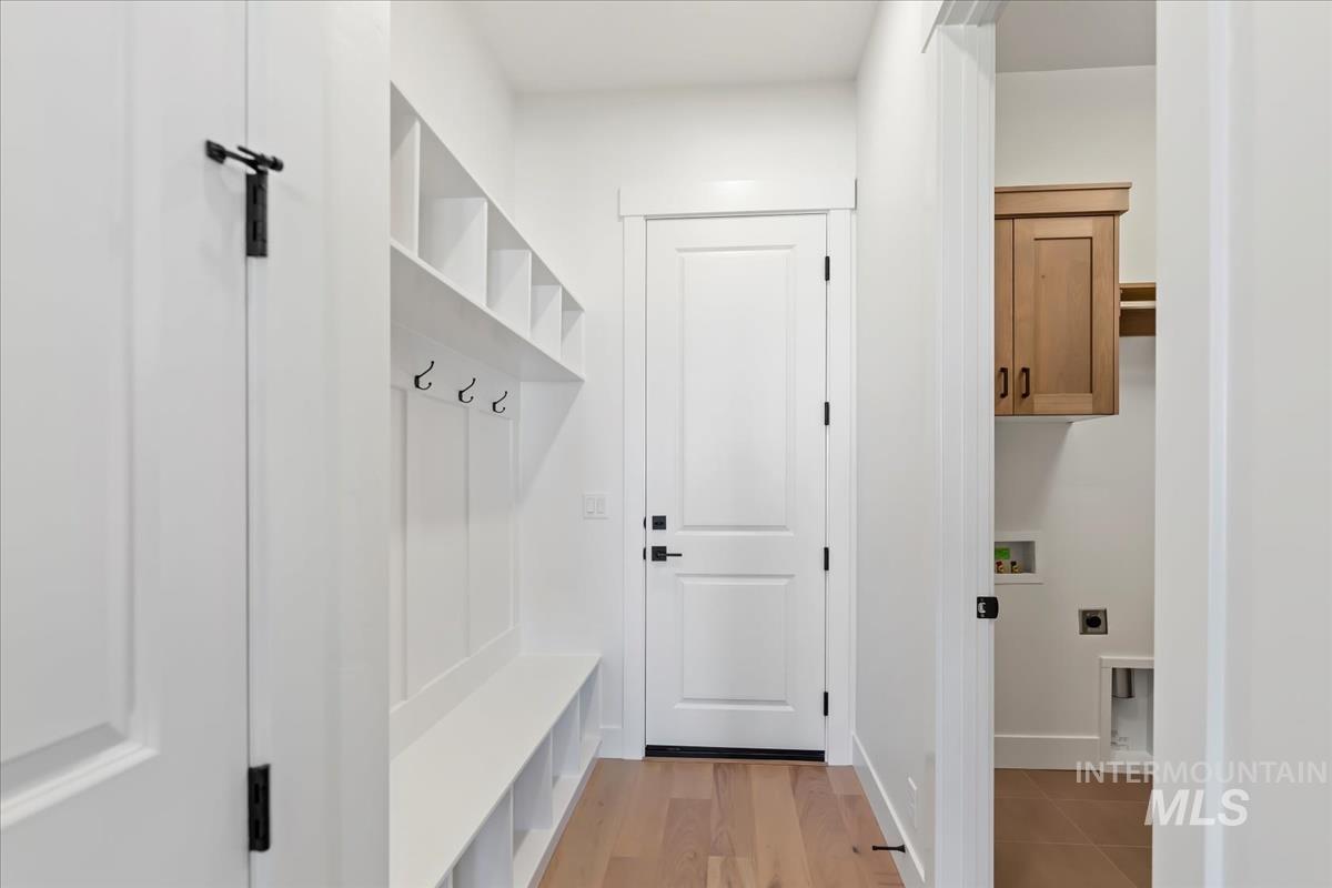 11027 W Lahinch Ln., Kuna, Idaho 83634, 4 Bedrooms, 3 Bathrooms, Residential For Sale, Price $864,880,MLS 98972466