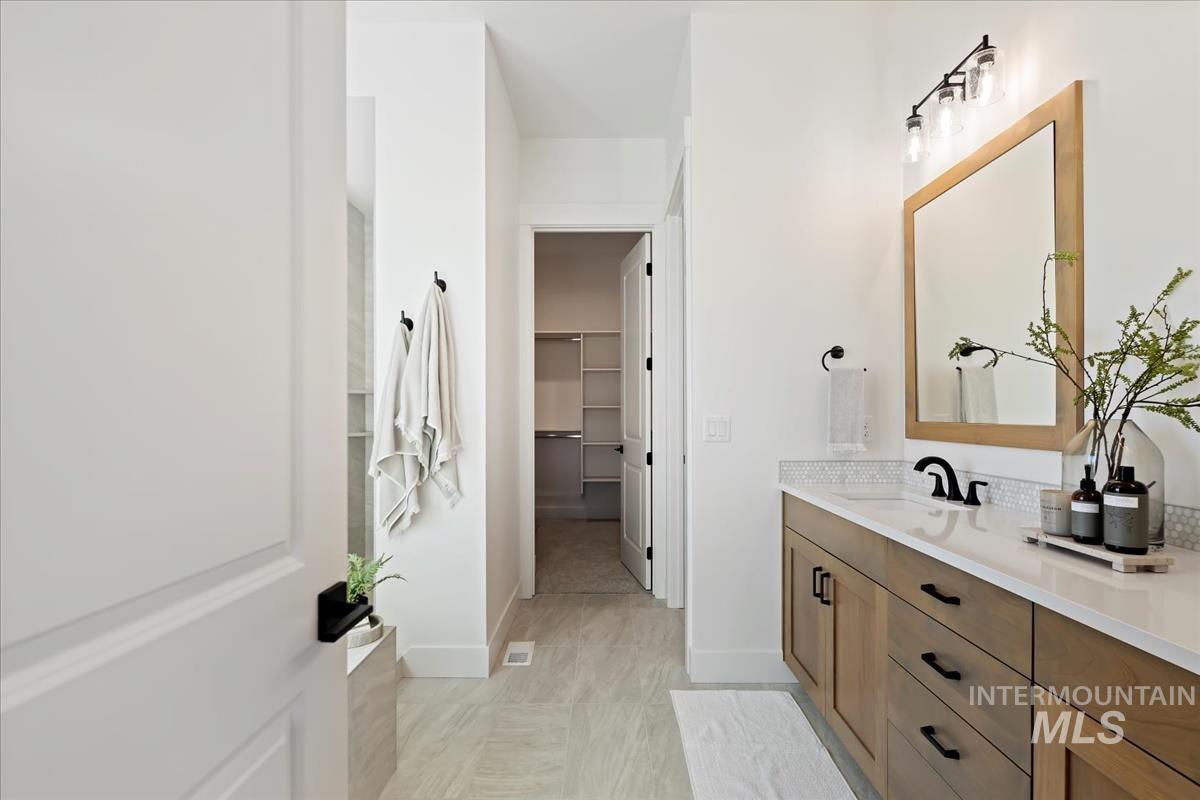 11027 W Lahinch Ln., Kuna, Idaho 83634, 4 Bedrooms, 3 Bathrooms, Residential For Sale, Price $864,880,MLS 98972466