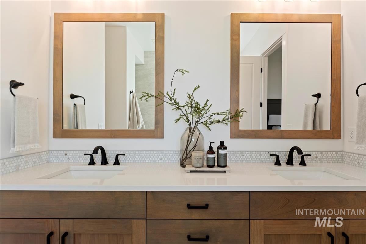 11027 W Lahinch Ln., Kuna, Idaho 83634, 4 Bedrooms, 3 Bathrooms, Residential For Sale, Price $864,880,MLS 98972466