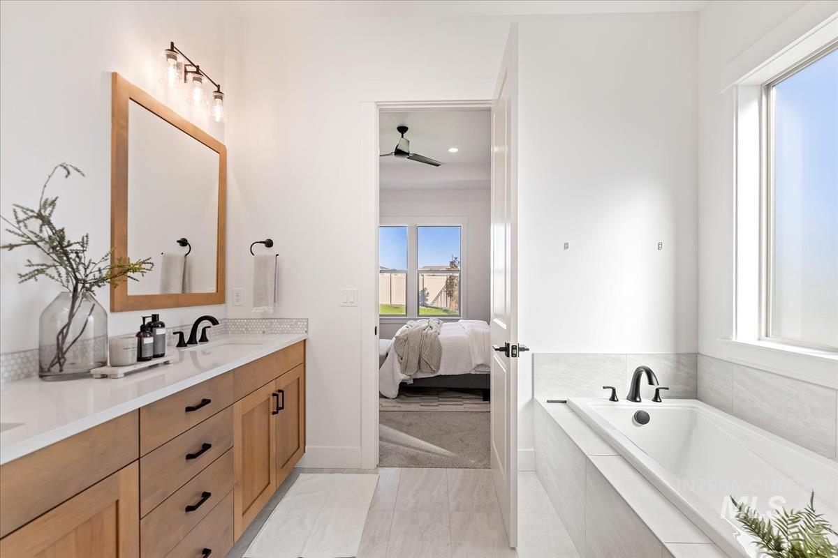 11027 W Lahinch Ln., Kuna, Idaho 83634, 4 Bedrooms, 3 Bathrooms, Residential For Sale, Price $864,880,MLS 98972466