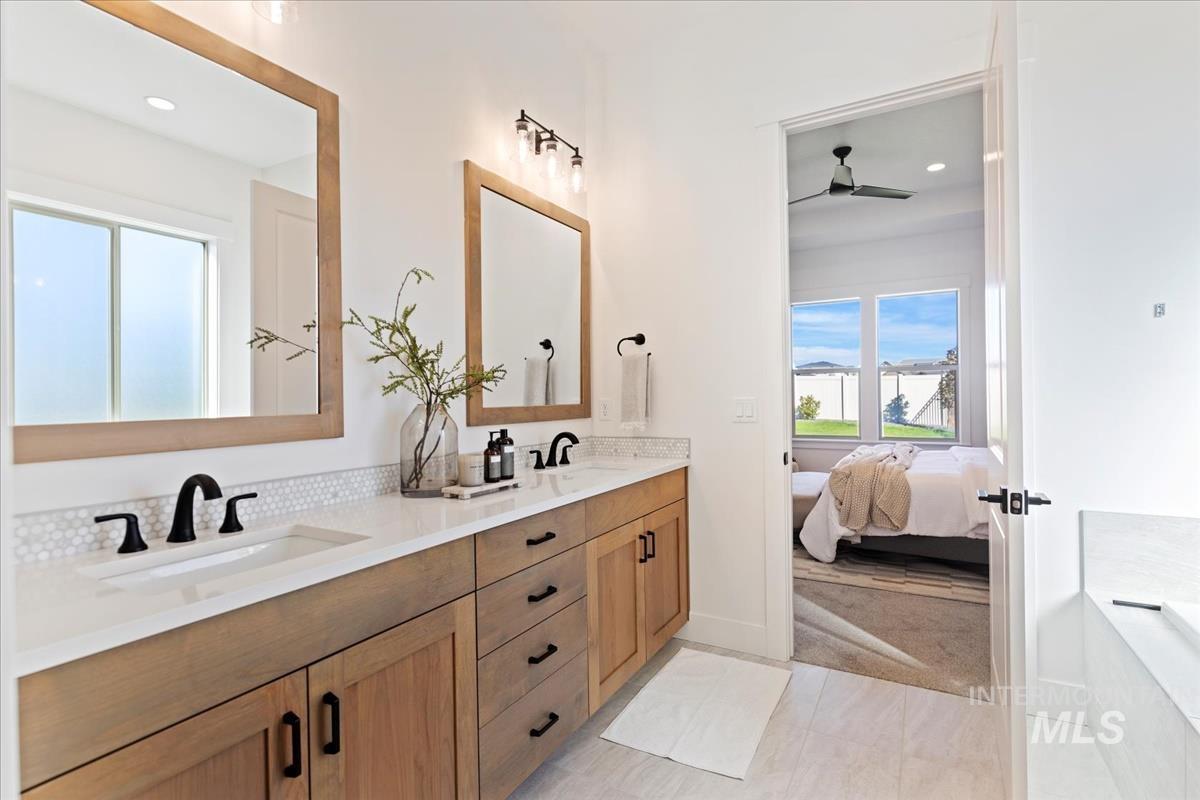 11027 W Lahinch Ln., Kuna, Idaho 83634, 4 Bedrooms, 3 Bathrooms, Residential For Sale, Price $864,880,MLS 98972466